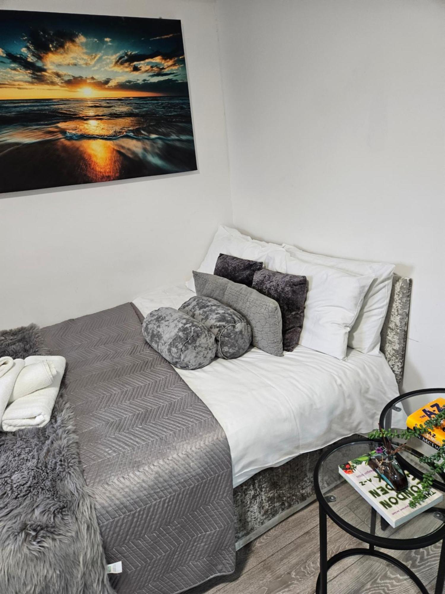 Stylish Studio Near Kensal Green Лондон Экстерьер фото