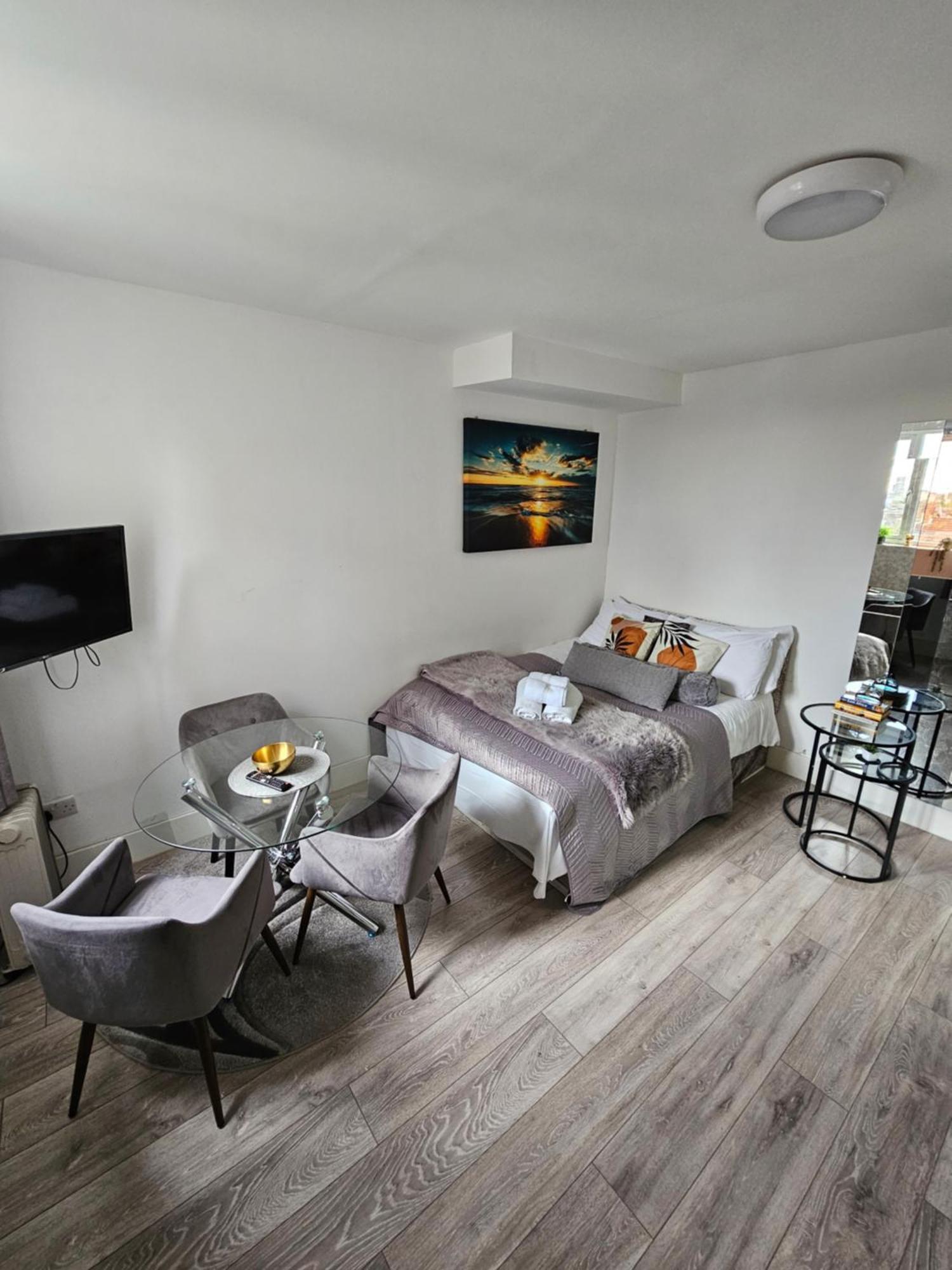 Stylish Studio Near Kensal Green Лондон Экстерьер фото